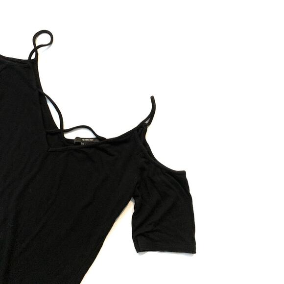 Black Cold Shoulder Criss Cross Strappy Ribbed Top - Picture 4 of 7